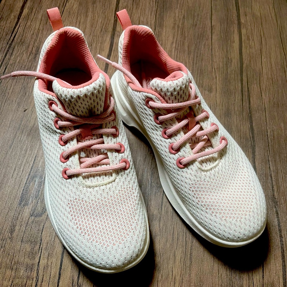 Women’s unworn running shoes